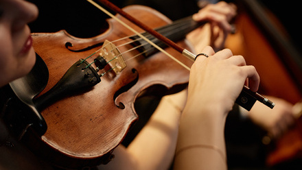 01-Violin-player_2499307679.jpg