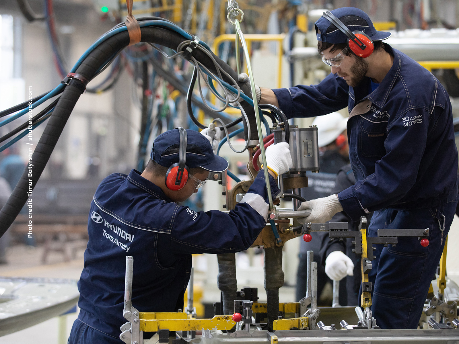 06-Motor-Factory-workers_2668133309.jpg