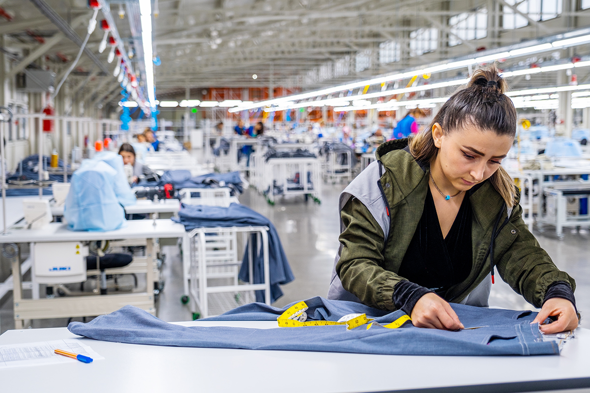 03 Female factory worker_2608980005-think-70.jpg