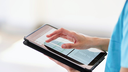 04 Paitent iPad_2469378577think-70.jpg