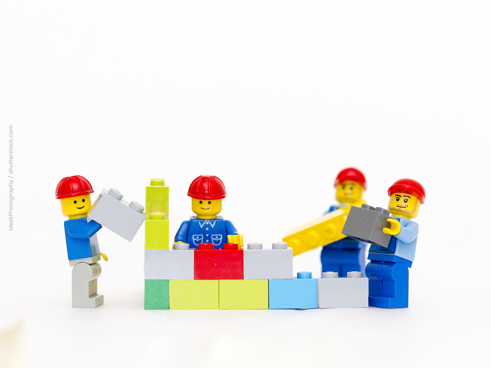 06-Lego-Builders_244695097.jpg
