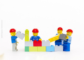 06-Lego-Builders_244695097.jpg