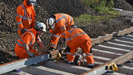 06 railway-workers.jpg